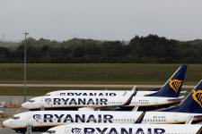 A reptéri pénzbeszedés segíthet a Ryanairnek, hogy megszorongassa itthon a Wizz Airt