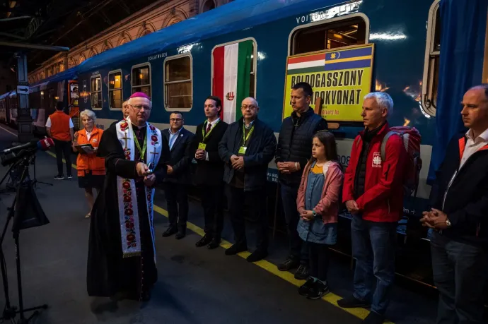 Csütörtök hajnalban elindult a Boldogasszony zarándokvonat Budapestről a csíksomlyói búcsúba