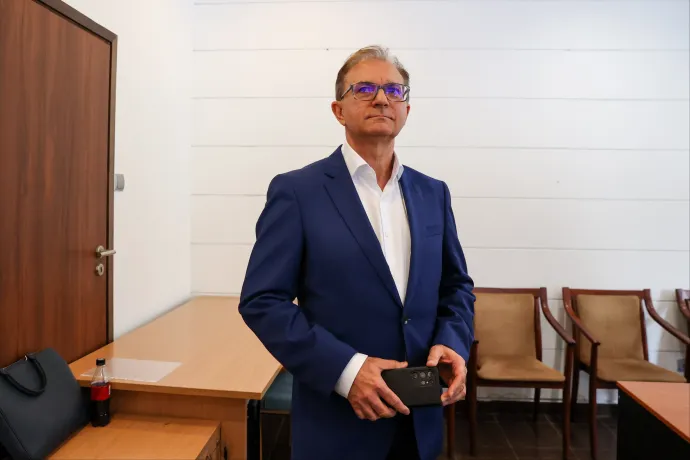Tóth Csaba szerint szar üzlet volt a 900 négyzetméteres MSZP-s irodaház értékesítése, bár keresett rajta