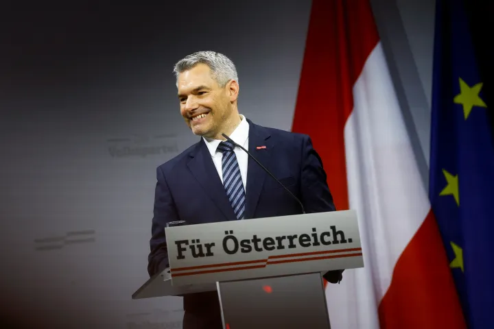 Karl Nehammer az Osztrák Néppárt konferenciáján májusban – Fotó: Lisa Leutner / Reuters