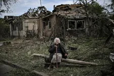 Moszkva ellenséges akciónak tekinti, hogy több ország nem engedte be a légterébe az orosz külügyminisztert, Zelenszkij szerint Szeverodonyeck mára már halott város