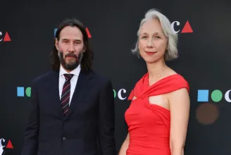 Keanu Reeves ritkán látott barátnőjével jelent meg egy gálán Los Angelesben