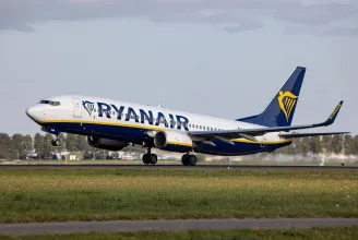 A Ryanair szerint több mint ostobaság a légitársaságokat sújtó magyar extraprofitadó