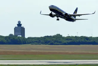 A Ryanair kapásból továbbhárította az utasokra az extraprofitadót