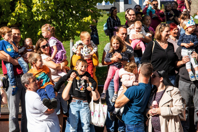 A diplomások naponta egy órával többet foglalkoznak a gyerekkel, és ez meg fog nekik térülni