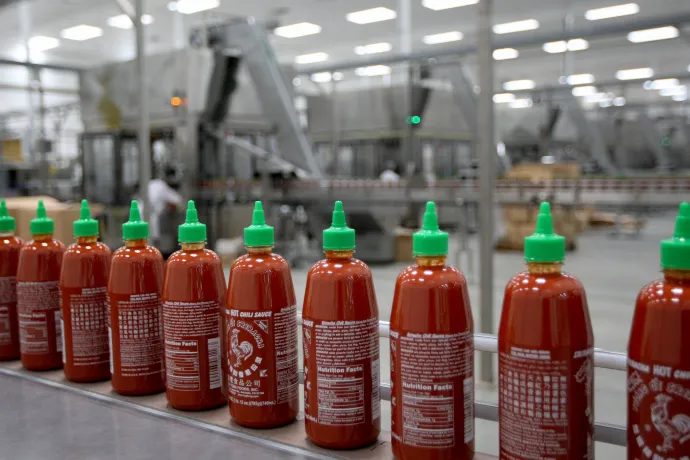 Eltűnhet a polcokról a Sriracha, mert kiszáradtak a paprikamezők