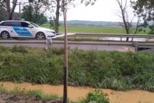 Beszakadt az út Dombóvár és Kaposszekcső között a csütörtöki villámárvíz miatt