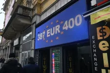 Átlépte a 400-as határt, már 402,5 fölött is járt az euró