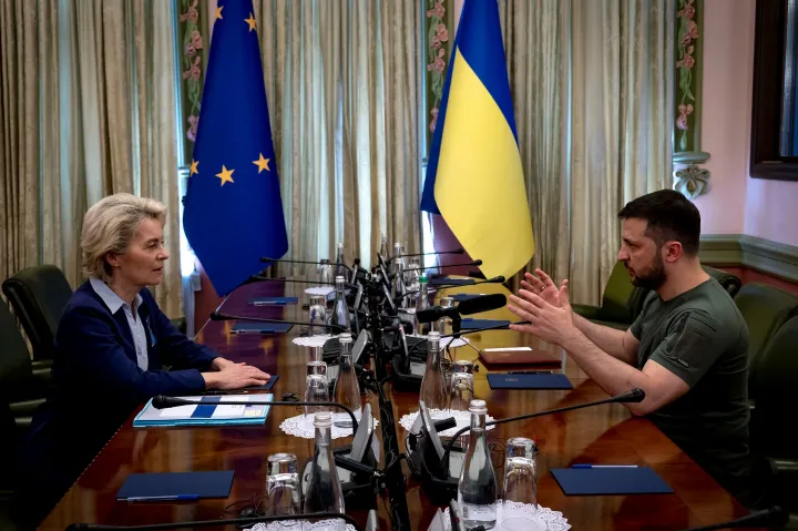 Ursula von der Leyen és Volodimir Zelenszkij tárgyalása 2022. június 11-én – Fotó: Ukrainian Presidential Press Service / Handout via Reuters