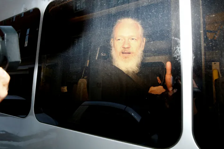Engedélyezte Julian Assange amerikai kiadatását a brit belügyminiszter