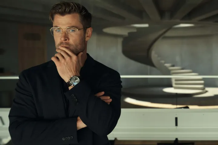 Chris Hemsworth és a rendkívül látványos csigalépcső – Forrás: Netflix