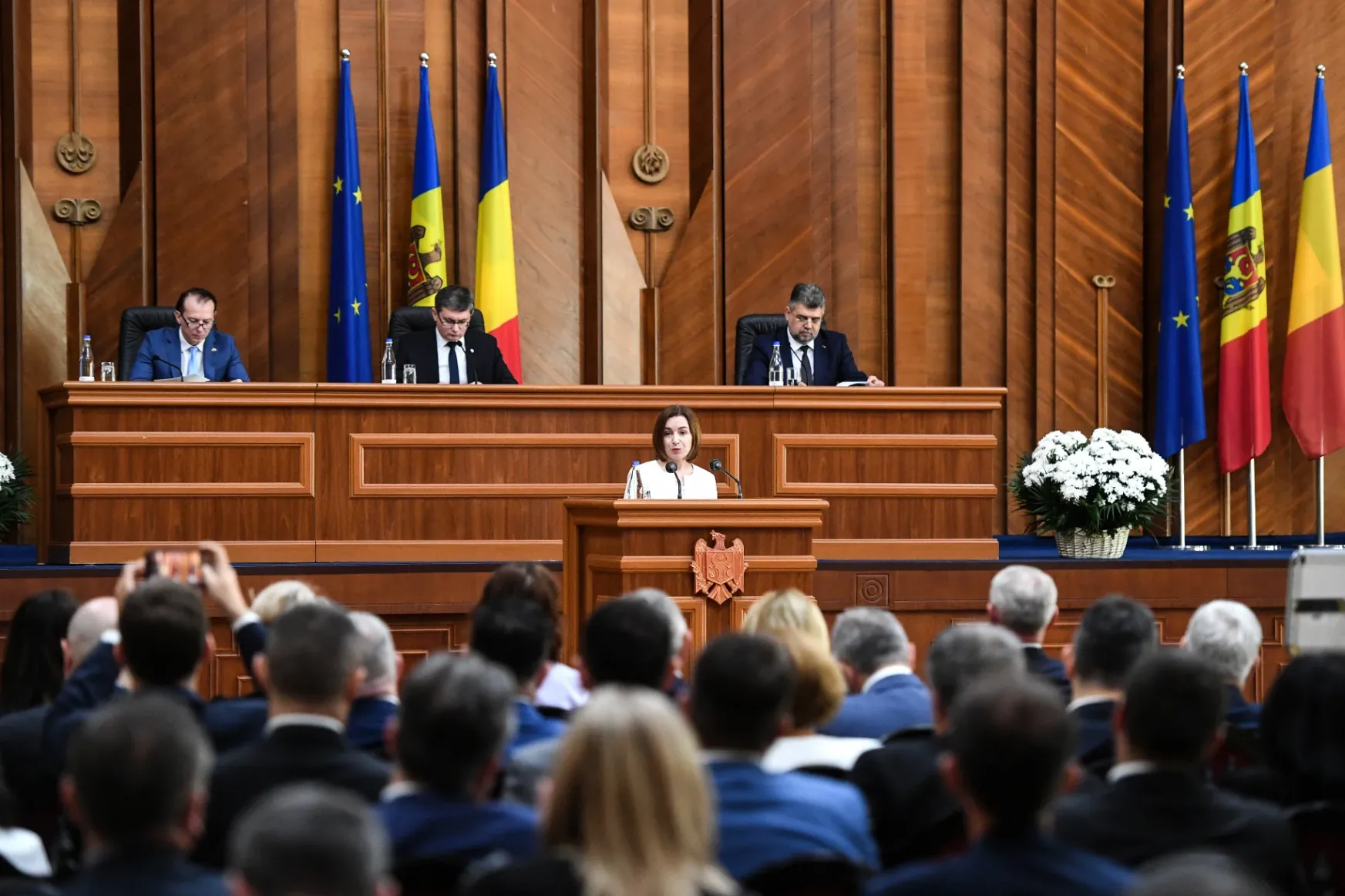 Megtartotta közös ülését a Moldovai Köztársaság és Románia parlamentje