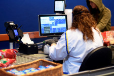 A vállalatok még kevésbé, a lakosság viszont már javában érzékeli a gazdasági problémákat