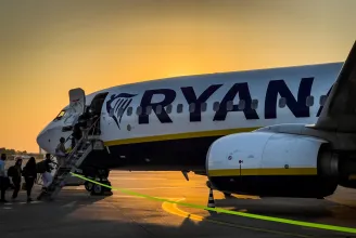 Kormány vs. Ryanair: soron kívüli fogyasztóvédelmi vizsgálatot rendelt el Varga Judit a cég ellen