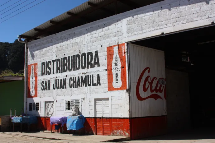 Coca-cola disztribútor Chiapasban 2008-ban – Fotó: Nina Raingold / Getty Images
