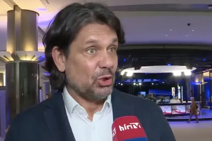 A Hír TV szerint Deutsch hímtagnak nevezte a Ryanair-vezért
