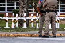Kényszerszabadságra küldték a texasi iskolai lövöldözésnél késve beavatkozó rendőrfőnököt