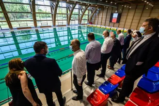 Romániának három olimpiai úszóközpontja van, azok közül is csak egy működik