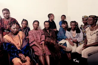 Az egyik legismertebb afrikai zenész egy nap alatt házasodott össze 27 nővel