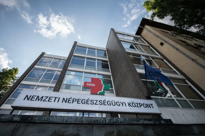 Bírósági ítélet már volt, mégis rendőrségre kellett menni, hogy a közérdekű járványügyi adatokat kiadja Müller Cecília hivatala