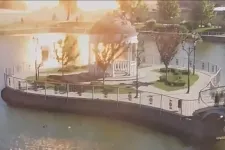 Levélhullás, kőeső, pánik: videón a kremencsuki rakétabecsapódások pillanatai