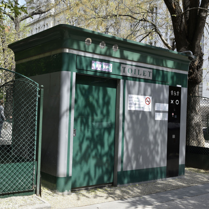 Európai átlagot tekintve Budapesten drágák és ritkák a nyilvános illemhelyek, pedig közegészségügyi okokból is szükség volna többre