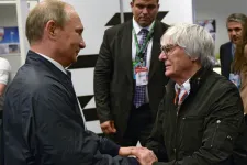 Bernie Ecclestone a kezét is tűzbe tenné Putyinért, megvédte az orosz inváziót