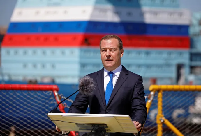 Dmitrij Medvegyev beszédet mond Szentpéterváron 2022. június 29-én – Fotó: Valentyin Jegorsin / Sputnik via Reuters