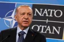 Erdoğan: A két új NATO-tagjelöltnek be kell tartaniuk az ígéreteiket a török ratifikáláshoz