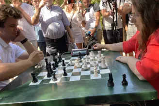 A sakkvilágbajnok Carlsen leült egy partira Polgár Judittal, és kikapott