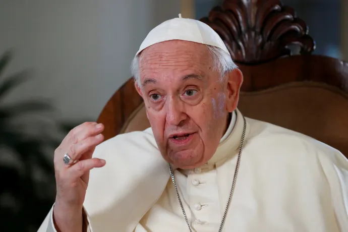 Ferenc pápa a Reutersnak adott interjú szombati felvételén – Fotó: Remo Casilli / Reuters