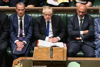 BBC: Boris Johnson lemond a pártelnökségről, őszig viszont maradna miniszterelnök