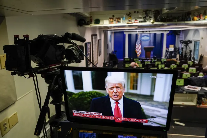 Donald Trump a 2020-as elnökválasztási eredmények megerősítése közbeni erőszakról beszél, 2021. január 6-án, Washingtonban – Fotó: Joshua Roberts / Getty Images