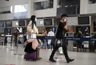 A járatok több mint 40 százaléka késett július első hetében a bukaresti repülőtéren