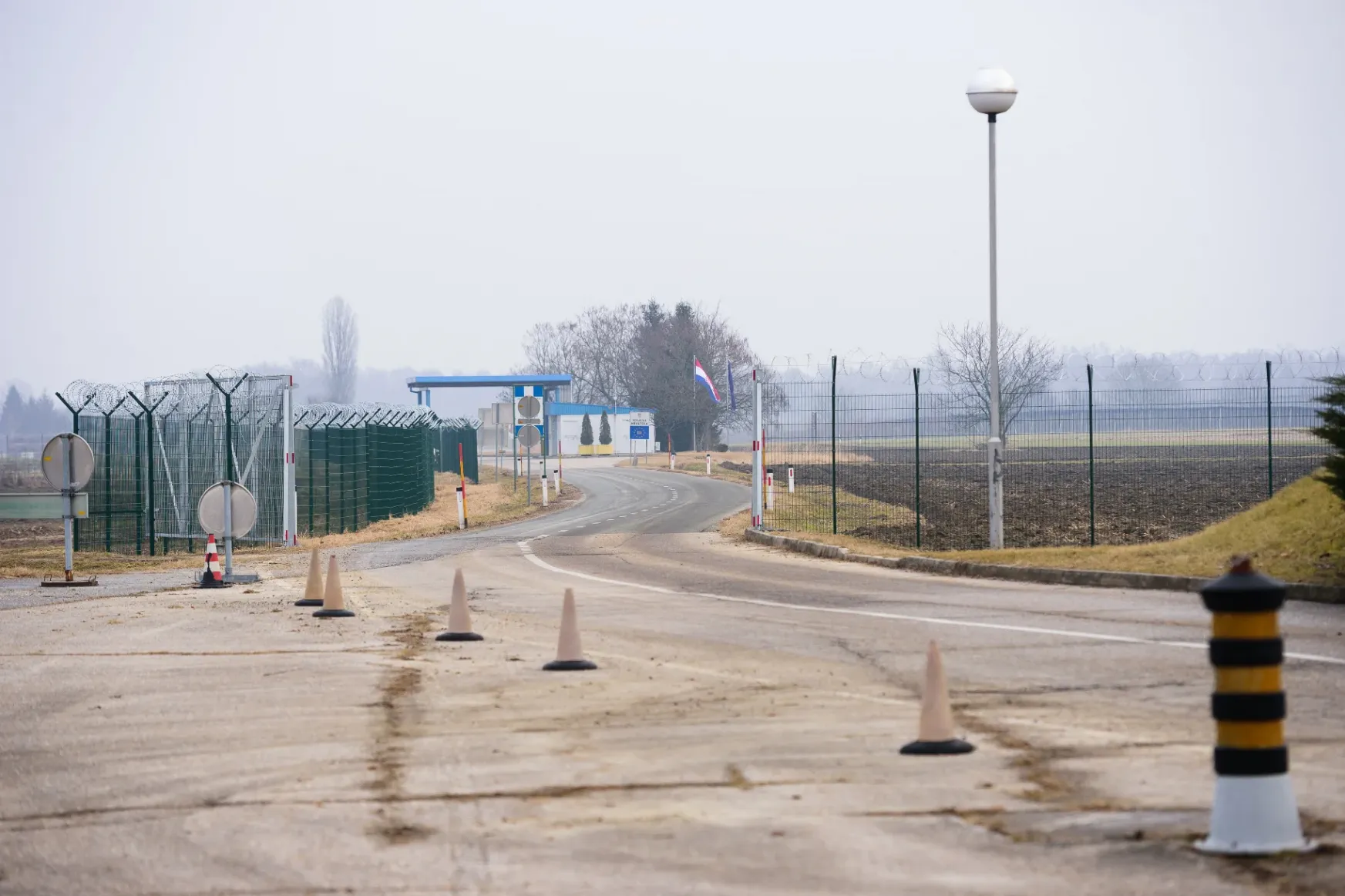Szlovénia lebontja a 2015-ös menekülthullám miatt emelt kerítést a horvát határszakaszon