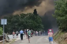 Nagy tűz pusztított az Isztriai-félszigeten, három repülőgép is oltotta a lángokat