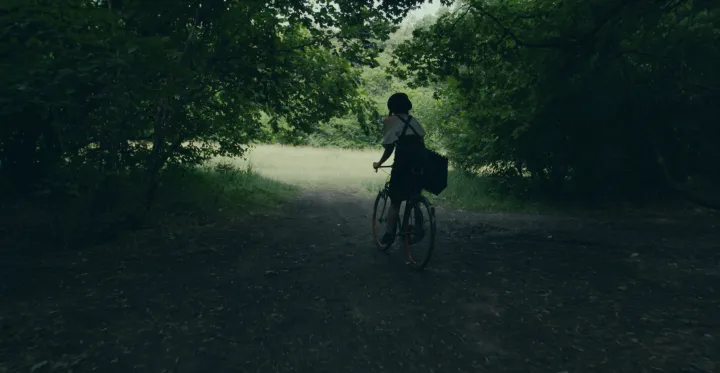 Juhász-Boylan Kincső a Warm Freeze videóklipjében – Fotó: Tokodi Gábor István / Mano & Gregor