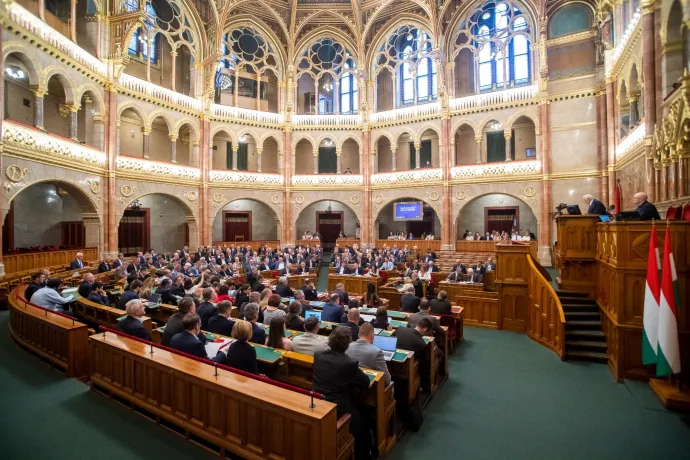 Parlamenti határozattal csapna vissza a Fidesz az EP magyar vétót elítélő állásfoglalására