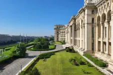 Bezzeg Romániában már évtizedek óta működik parlamenti imacsoport, sőt, magyar tagja is van