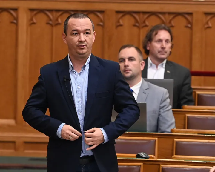 Apáti István még június végén a parlamentben – Fotó: Máthé Zoltán / MTVA