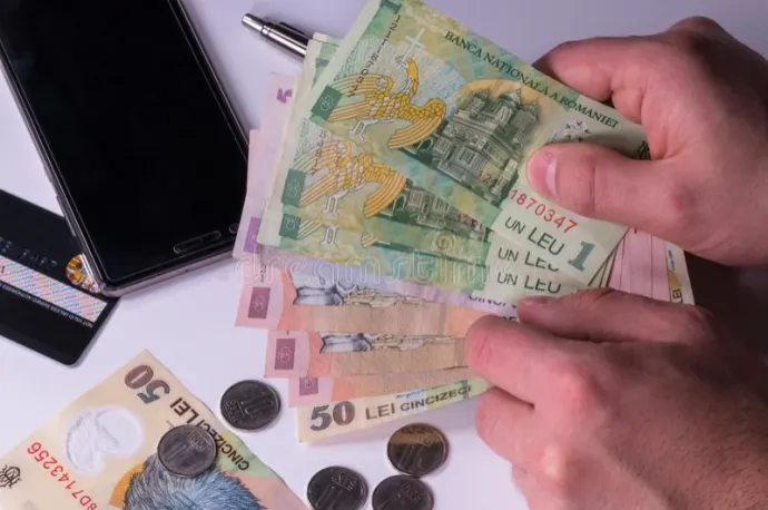 Májusban 1 százalékkal, 3928 lejre csökkent a nettó átlagbér