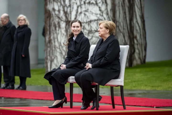 Angela Merkel német kancellár és az akkor újonnan hivatalba lépett Sanna Marin finn miniszterelnök találkozója 2020. február 19-én, Berlinben – Fotó: Emmanuele Contini / Getty Images