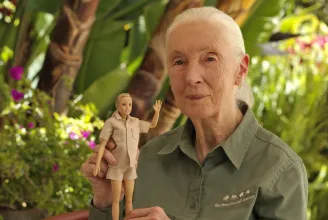 Megjelent az újrahasznosított műanyagból készült Jane Goodall Barbie