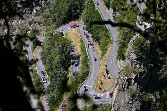 A Lacets de Montvernier hajtűkanyarjai – Fotó: Pool Pete Goding / AFP