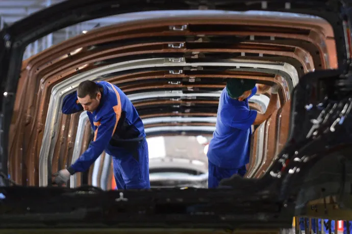 Akár a félmillió legyártott autó is meglehet idén a Daciának és a Fordnak