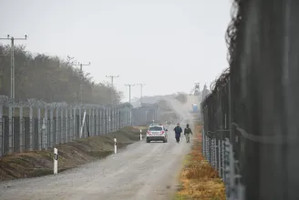 Kicsit megerősítik a magyar-szerb határkerítést