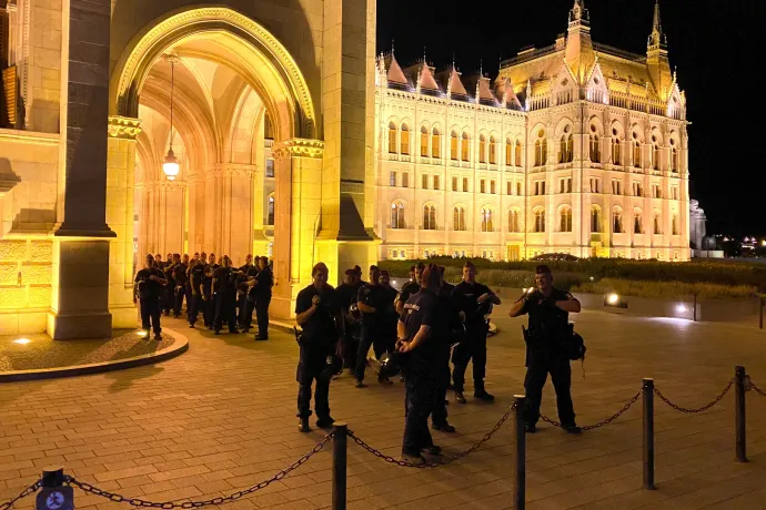 A Parlamentnél ért véget a több órán át tartó vonulásos tiltakozás szombaton