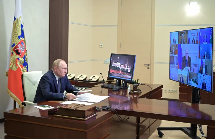 Vlagyimir Putyin videókonferencián vesz részt 2022. július 18-án – Fotó: Pavel Byrkin / AFP