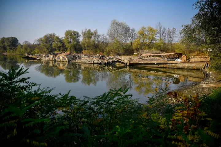 Az egykori Szőke Tisza gőzös személyhajó a szeged-tápéi kikötőben, 2019. október 27-én – Fotó: Czeglédi Zsolt / MTI