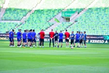 Kővel dobták meg a Fradi ellen készülő Slovan Bratislava buszát a Népligetnél